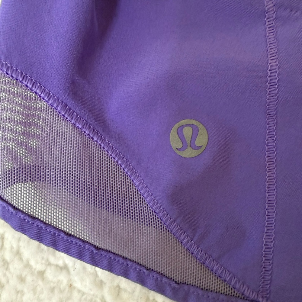 Lululemon low rise lined hotty hot shorts size 2.5" size 8 purple EUC - Picture 7 of 11